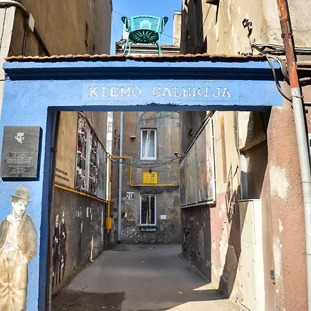 Courtyard Gallery With Free Parking アパート *